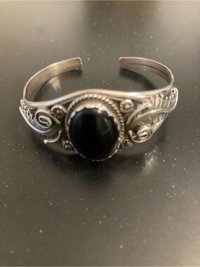 Small Vintage Native Signed Y Yazzie Sterling Silver & Onyx Cuff Bracelet